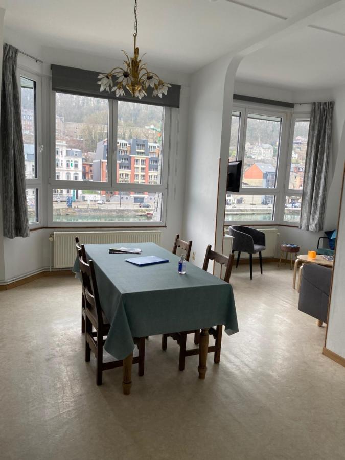 le coeur de ville Dinant Extérieur photo