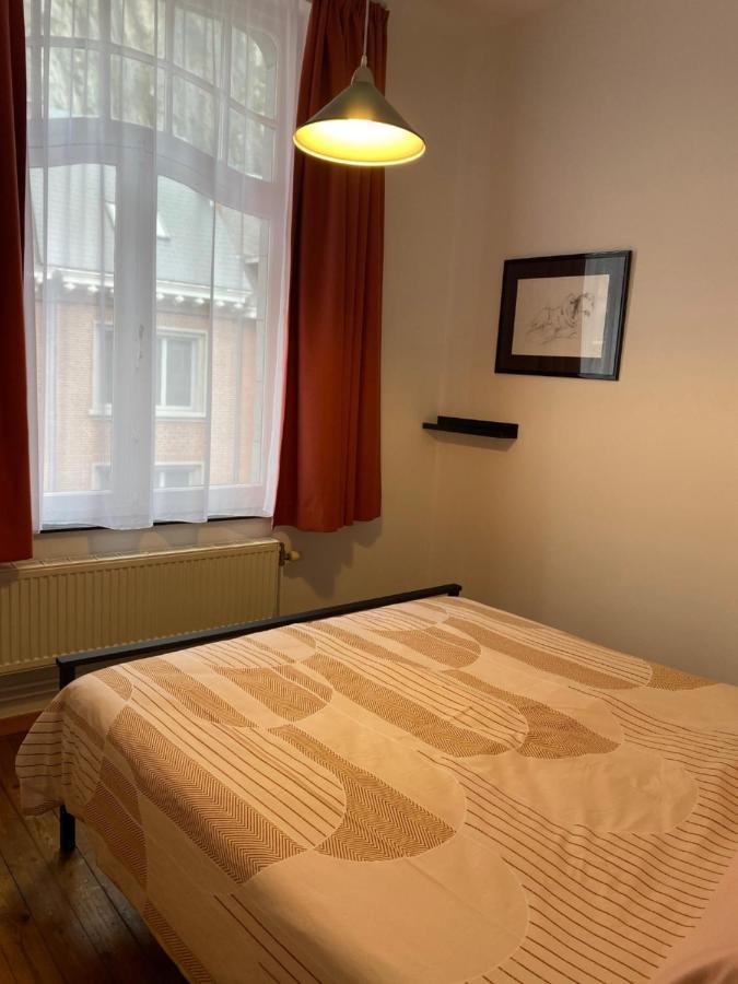 le coeur de ville Dinant Extérieur photo