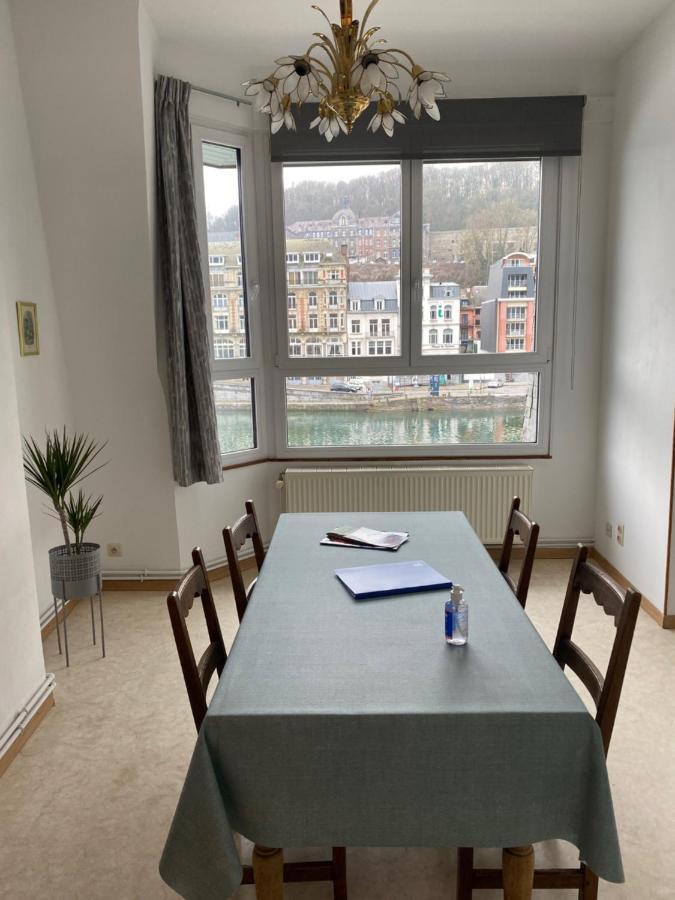 le coeur de ville Dinant Extérieur photo